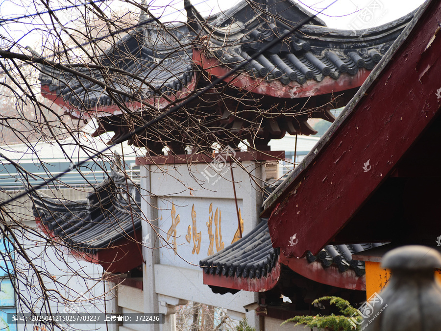 古鸡鸣寺