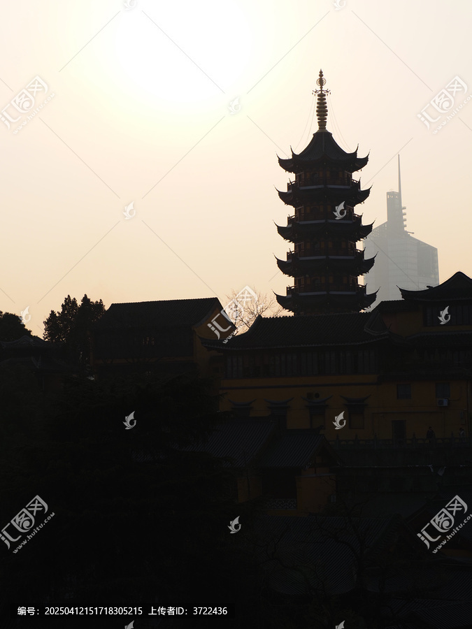 夕阳下的鸡鸣寺