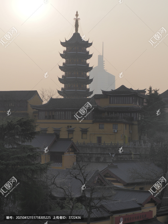 夕阳下的鸡鸣寺