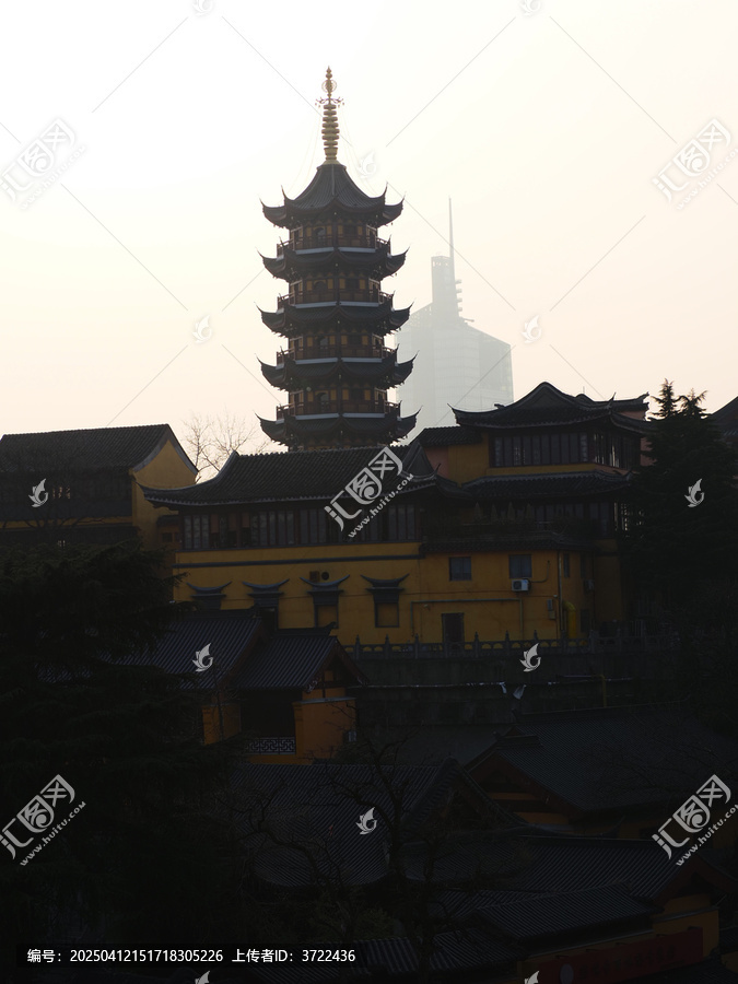 夕阳下的鸡鸣寺