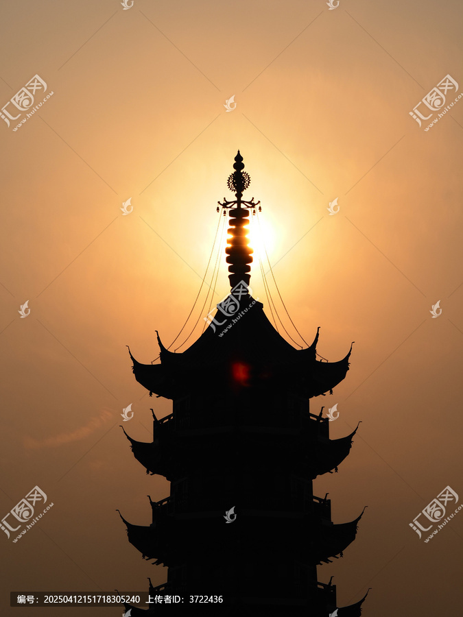 夕阳下的鸡鸣寺