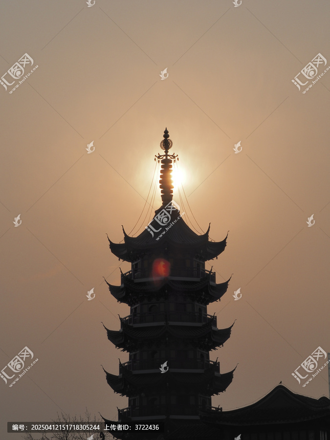 夕阳下的鸡鸣寺