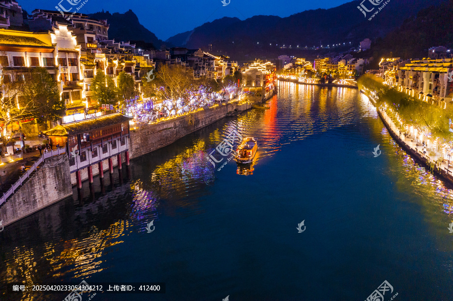 镇远水上夜景