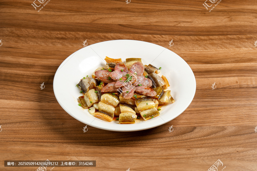鳗鱼蒸腊肠