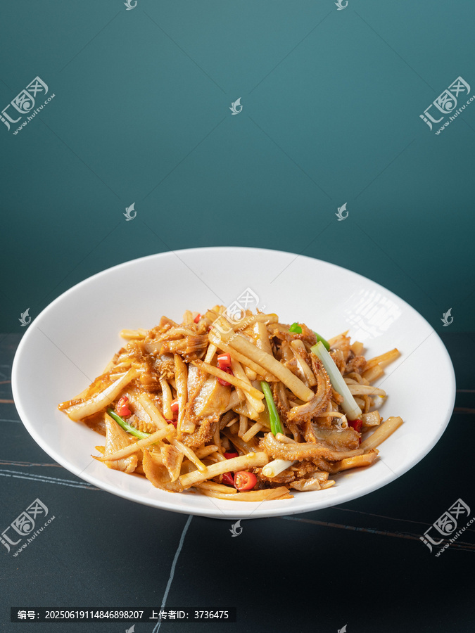 美味爽口的竹笋炒肉丝