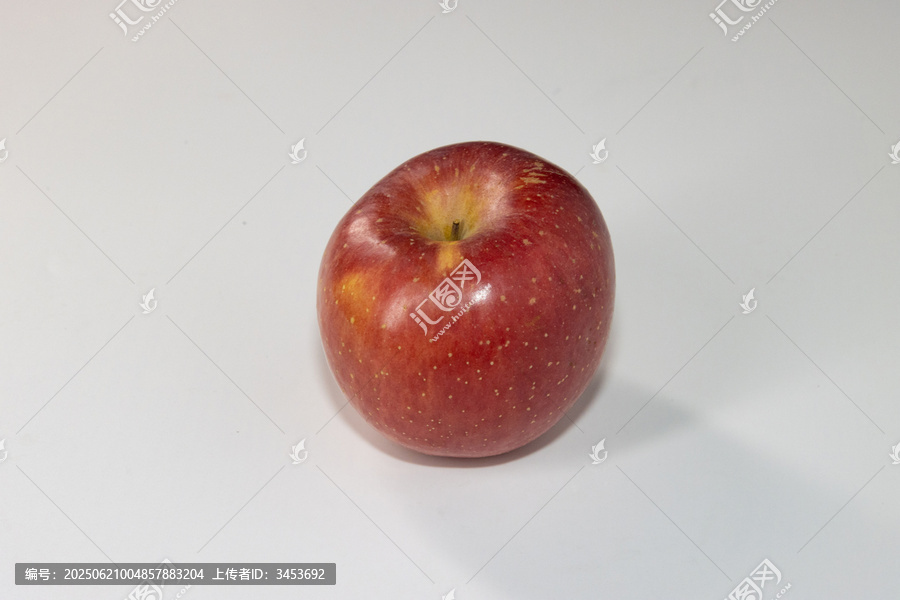 红苹果特写色泽诱人