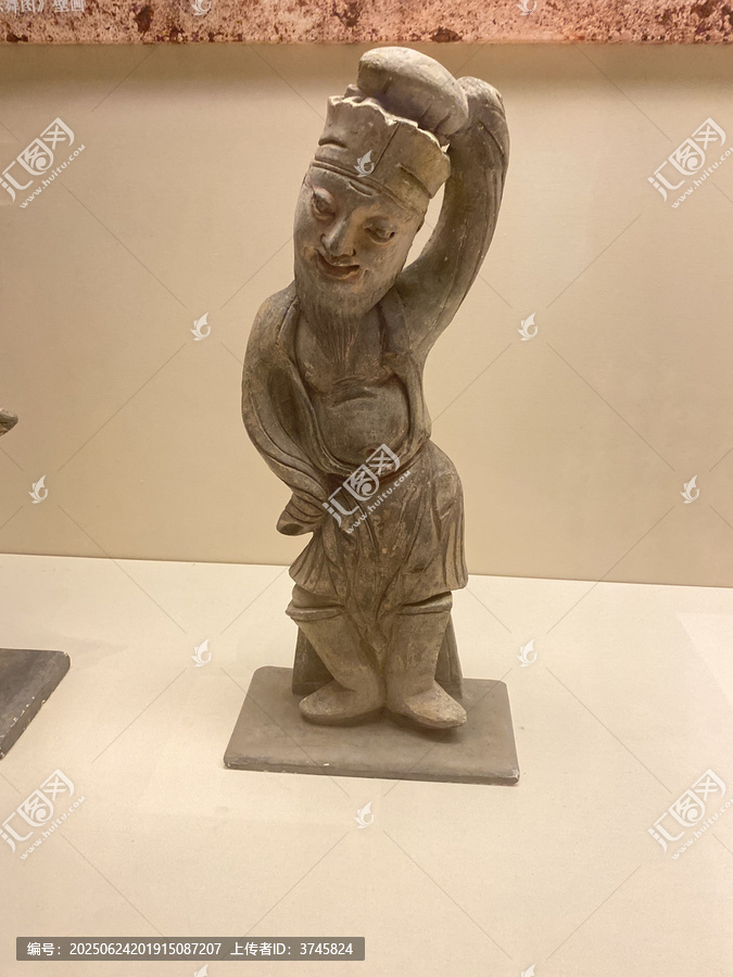 古代陶制人物舞蹈雕像