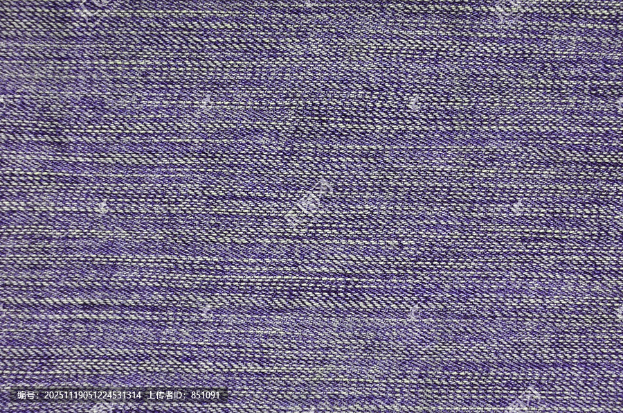 透视和特写视角展现抽象空间中的空旷蓝色自然干净牛仔布纹理，用于传统商务背景，在明亮色彩中带有对角线偏