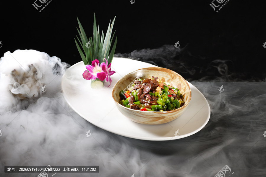 农家炒红乳牛肝菌
